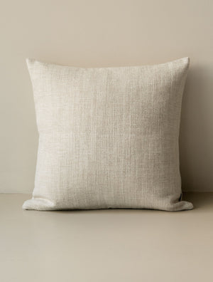 Mélange Moderne – Calcare decorative cushion in 60 × 60 cm, photographed on a white background