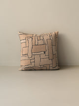 Coussin décoratif Naoki – Rose des Sables, 40 × 40 cm, photographié sur fond blanc